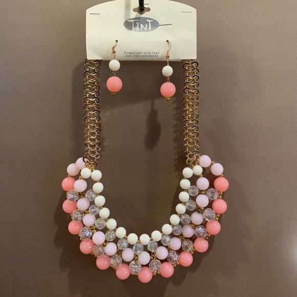Collar Necklace and Earrings Set- Pink & White - Picture 9 of 10
